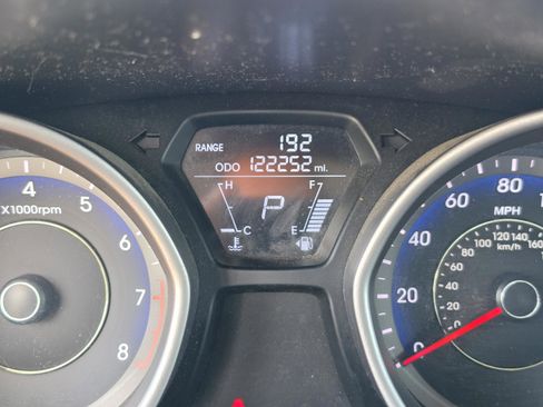 Used 2013 Hyundai Elantra GLS w/ Preferred Pkg FWD image 30