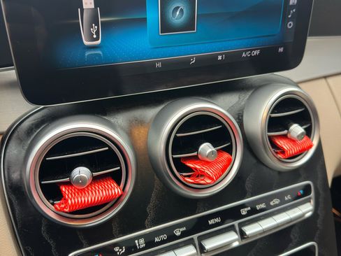 Used 2020 Mercedes-Benz C 300 4MATIC Sedan image 30