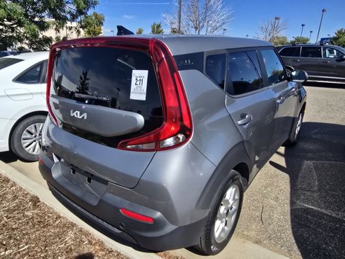 Used 2022 Kia Soul LX w/ Technology Package FWD image 6