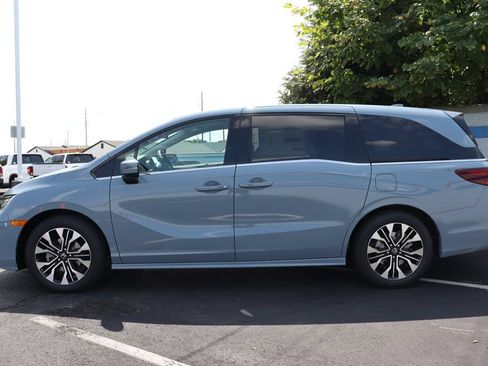 Used 2026 Honda Odyssey Elite image 2
