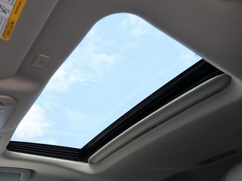 New 2026 Toyota Highlander Limited image 3