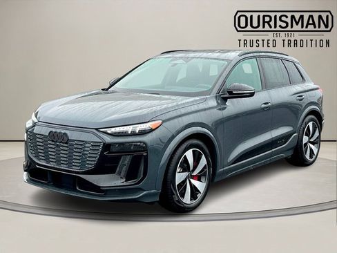 Certified 2025 Audi SQ6 e-tron Prestige w/ Black Optic Package image 5