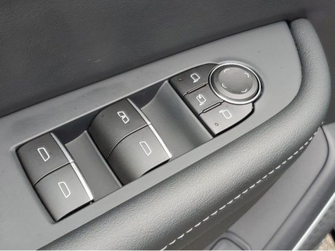 Used 2025 Buick Enclave Sport Touring w/ Power Package FWD image 19