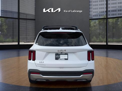 Used 2024 Kia Sorento S w/ Panoramic Sunroof Package image 9