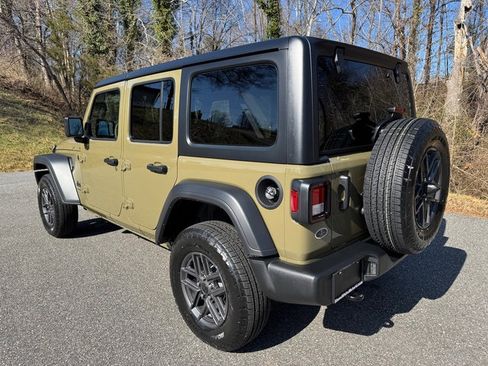 Used 2025 Jeep Wrangler Unlimited Sport image 8
