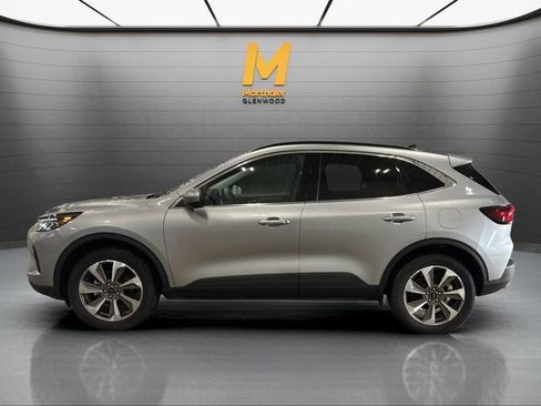 Used 2024 Ford Escape Platinum image 5