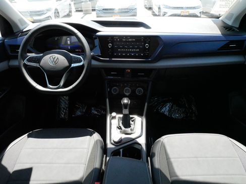 Used 2023 Volkswagen Taos SE w/ Panoramic Sunroof Package AWD/4WD image 10