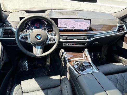 Used 2025 BMW X6 xDrive40i image 11