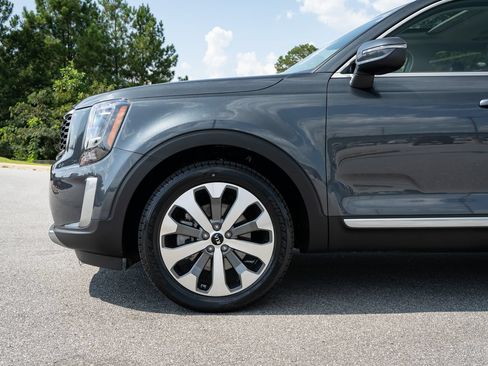 Used 2020 Kia Telluride S w/ S 8 Passenger Seating Package FWD image 4