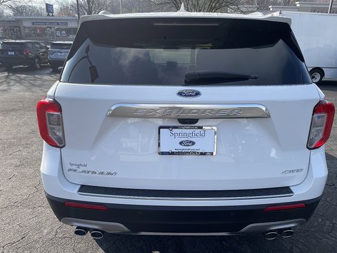Used 2023 Ford Explorer Platinum w/ Technology Package image 12