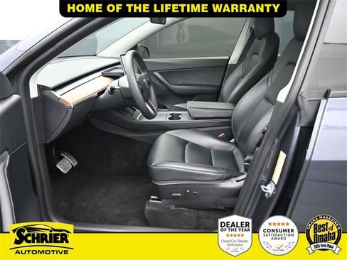 Used 2022 Tesla Model Y Long Range image 12