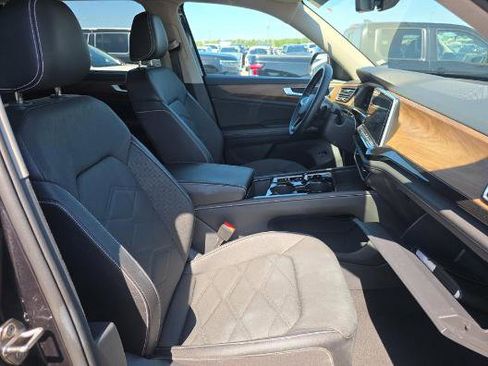 Used 2025 Volkswagen Atlas SE FWD image 5