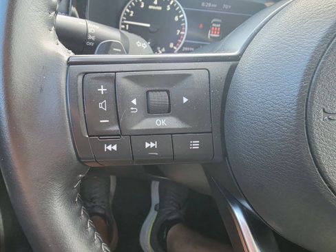 Used 2025 Nissan Pathfinder SV AWD/4WD image 13