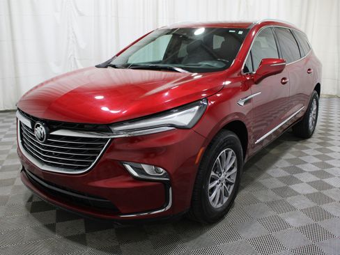 Used 2024 Buick Enclave Premium image 40