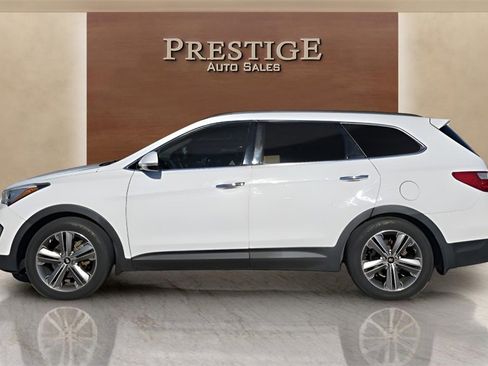 Used 2016 Hyundai Santa Fe SE w/ Option Group 03 image 2