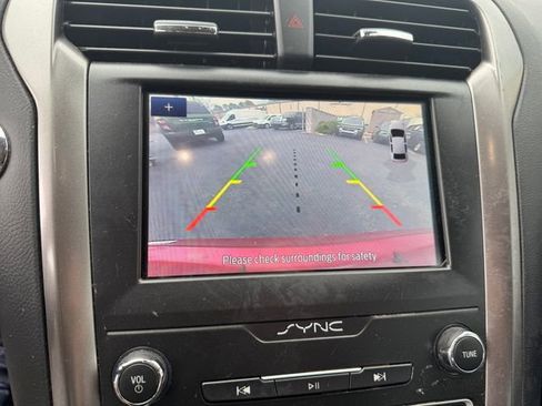 Used 2020 Ford Fusion SE image 22