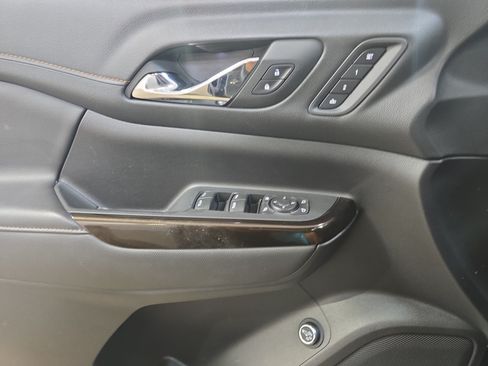 Used 2023 GMC Acadia AT4 w/ Technology Package AWD/4WD image 25