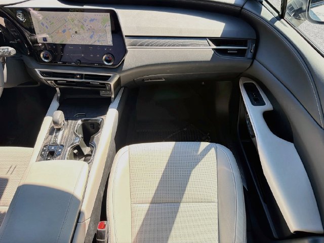 Used 2025 Lexus RX 350h w/ Accessory Package AWD/4WD image 19