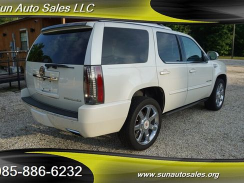 Used 2014 Cadillac Escalade Premium RWD image 46