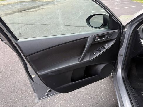 Used 2013 MAZDA MAZDA3 i SV w/ Convenience Pkg image 7