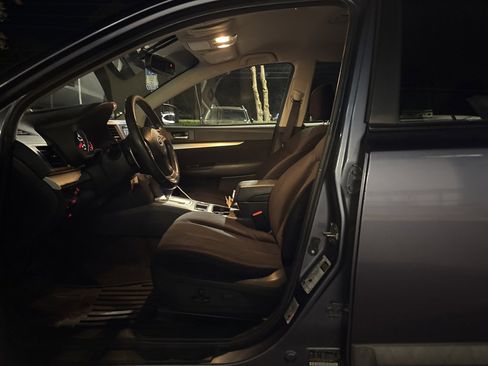 Used 2014 Subaru Outback 2.5i Premium image 10