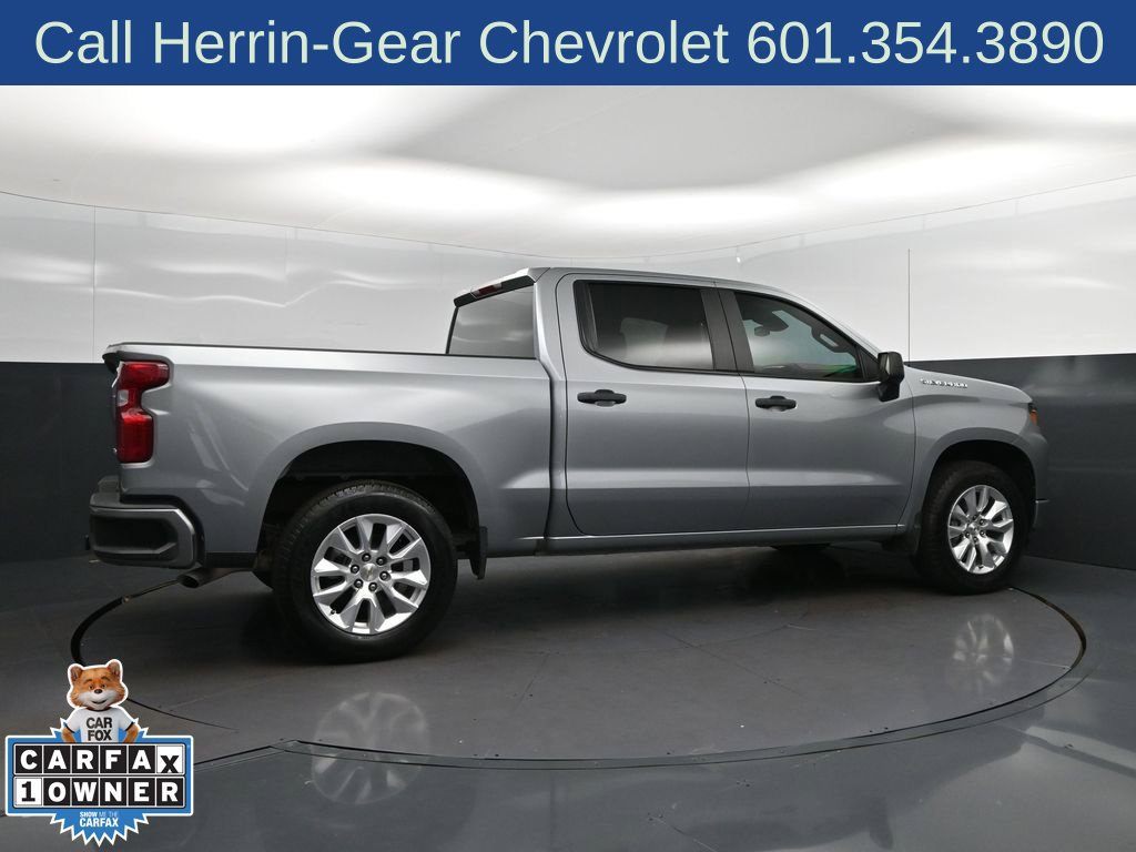 Used 2025 Chevrolet Silverado 1500 Custom w/ LPO, Dark Essentials Package RWD image 8