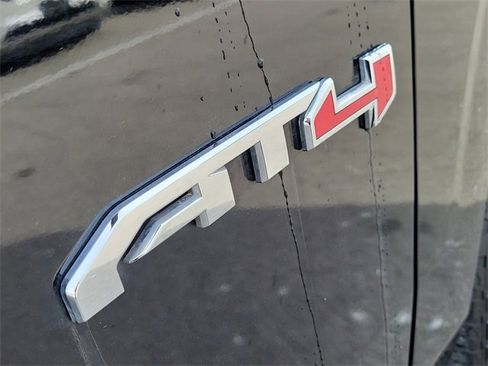 Used 2023 GMC Yukon AT4 image 8