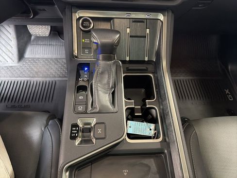 Used 2024 Lexus GX 550 w/ Accessory Package (Z1) image 24