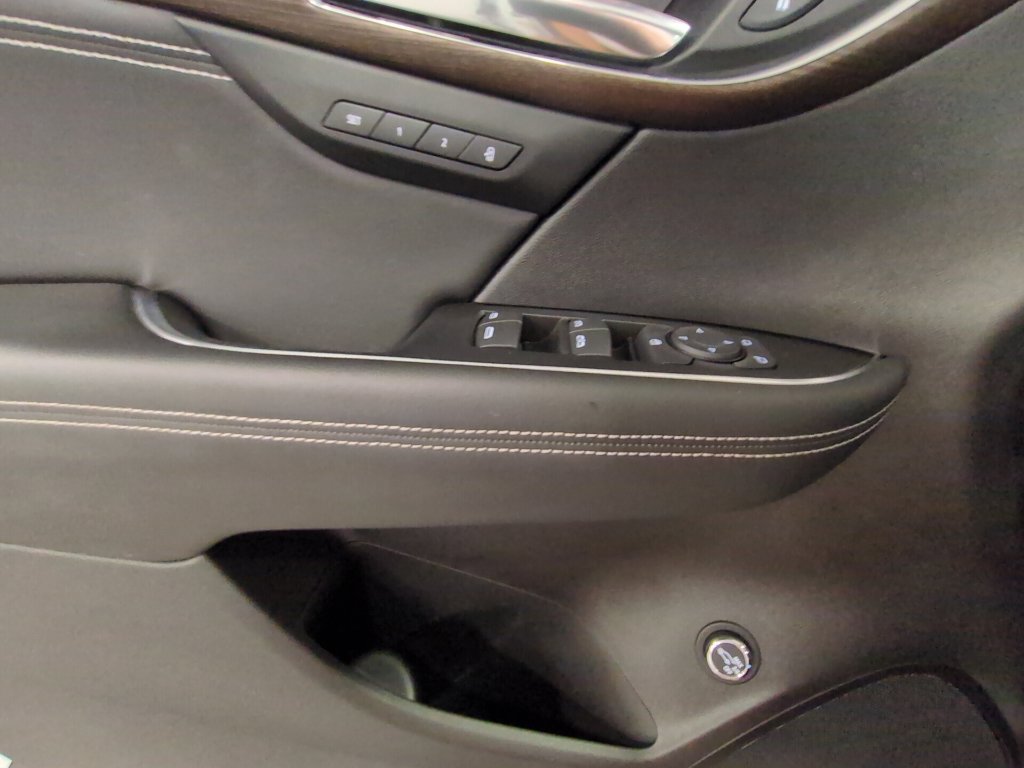 Used 2023 Buick Envision Avenir AWD/4WD image 13