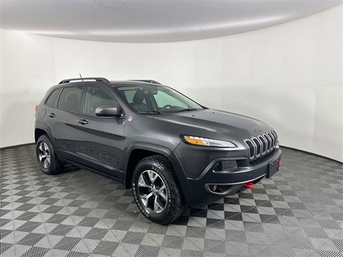 Used 2015 Jeep Cherokee Trailhawk w/ Comfort/Convenience Group image 12