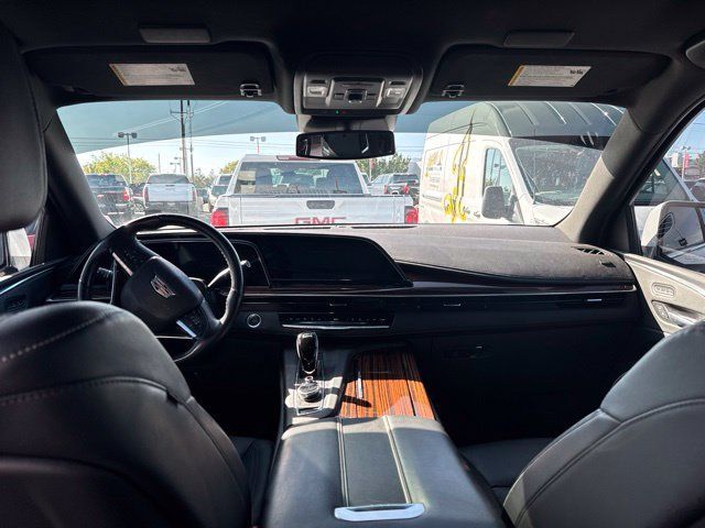 Used 2021 Cadillac Escalade Luxury AWD/4WD image 5