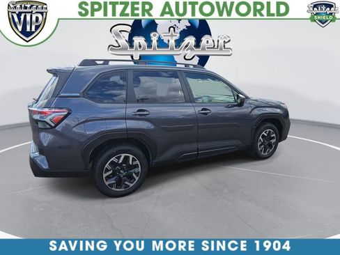 Used 2025 Subaru Forester Premium image 8