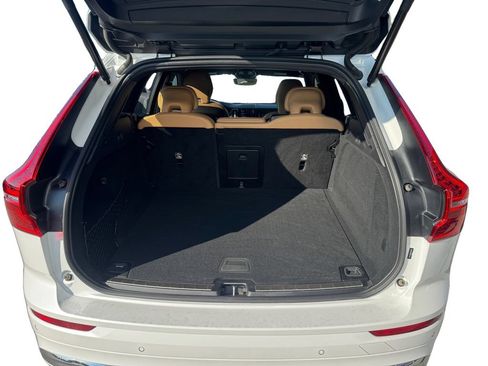 Certified 2023 Volvo XC60 B5 Ultimate AWD/4WD image 5