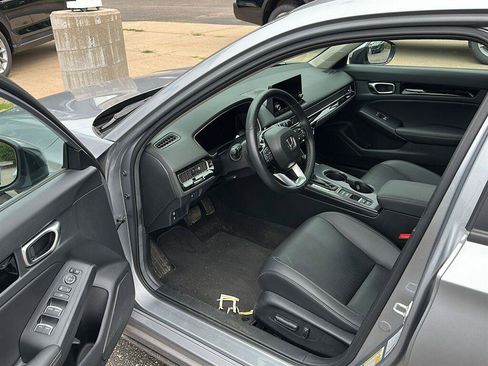 Used 2024 Honda Civic EX-L image 3