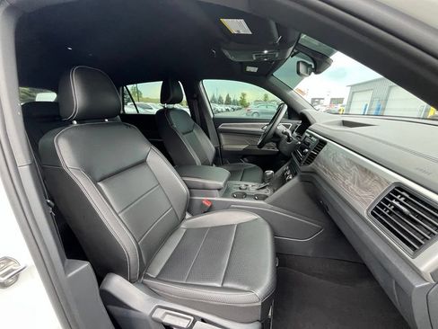 Certified 2022 Volkswagen Atlas Cross Sport SE AWD/4WD image 13
