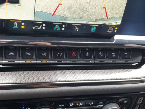 Used 2023 Chevrolet Silverado 1500 ZR2 w/ Technology Package AWD/4WD image 23