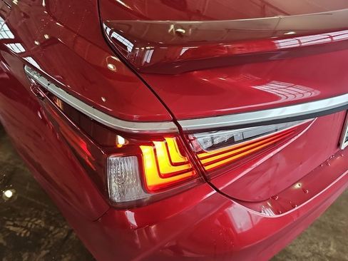 New 2025 Lexus ES 350 Ultra Luxury image 35