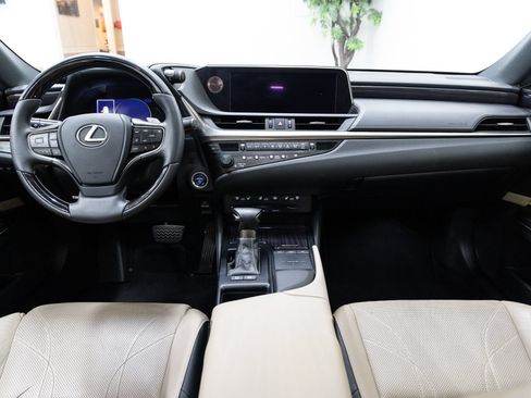 Used 2019 Lexus ES 300h FWD image 5