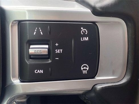 Used 2021 Land Rover Discovery S image 21