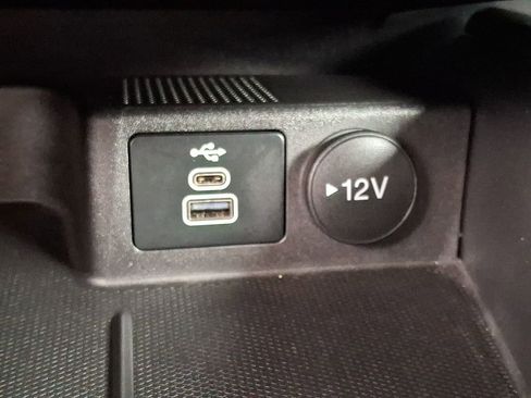 Used 2025 Ford Escape SE image 24