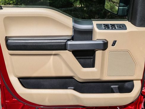 Used 2016 Ford F150 XLT w/ Equipment Group 302A Luxury image 29