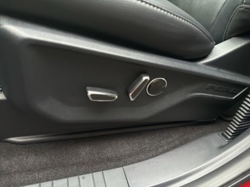 New 2025 Ford F150 Lariat w/ Equipment Group 502A High image 17