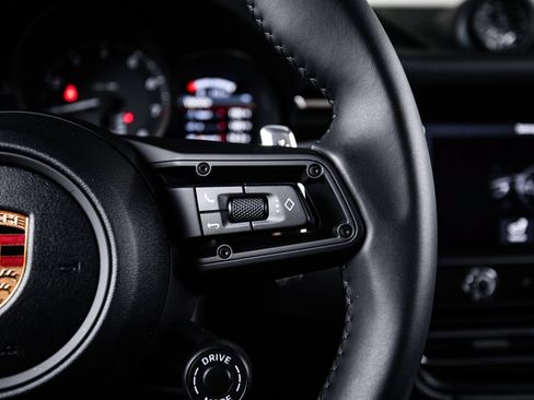 Certified 2026 Porsche Macan AWD/4WD image 16