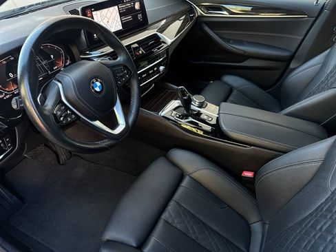 Used 2021 BMW 530i RWD image 11