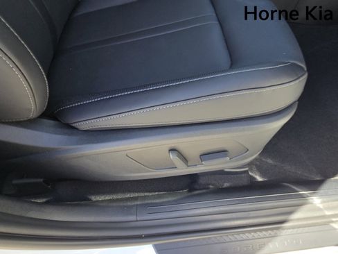 New 2025 Kia Sorento EX image 9