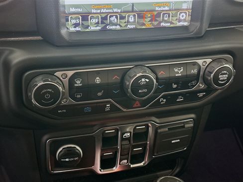 Used 2023 Jeep Wrangler Unlimited Sahara AWD/4WD image 24
