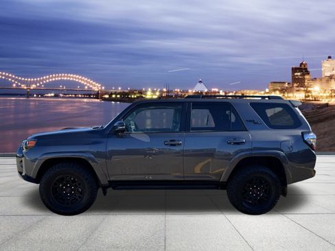 Used 2022 Toyota 4Runner TRD Off-Road Premium image 2
