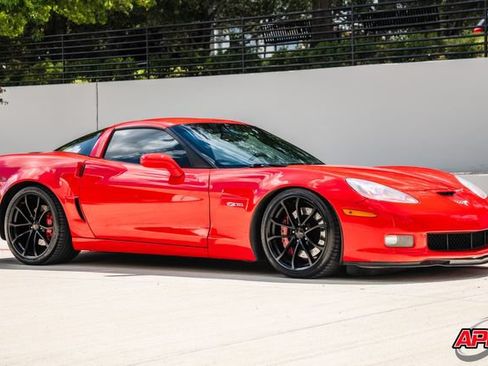 Used 2013 Chevrolet Corvette Z06 w/ 3LZ Preferred Equipment Group RWD image 41
