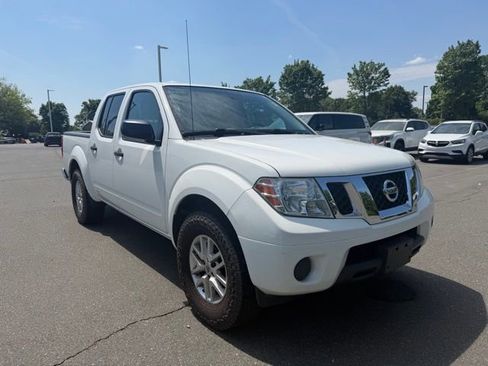 Used 2019 Nissan Frontier SV RWD image 7