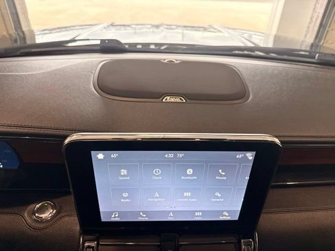 Used 2019 Lincoln Navigator Select AWD/4WD image 27